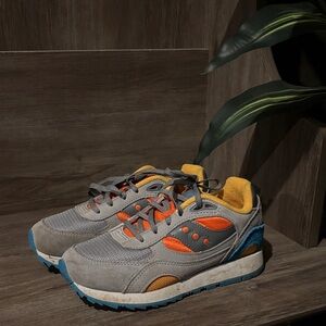 Saucony Kids Sneakers in Gray, Orange, and Blue 2M
